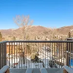 Fifth Avenue 303, Newly Remodeled, Light-Filled 3 Bdr Condo, Close To Ski Slopes