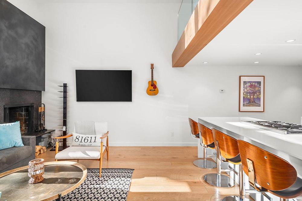 Fifth Avenue 303, Newly Remodeled, Light-filled 3 Bdr Condo, Close To Slopes