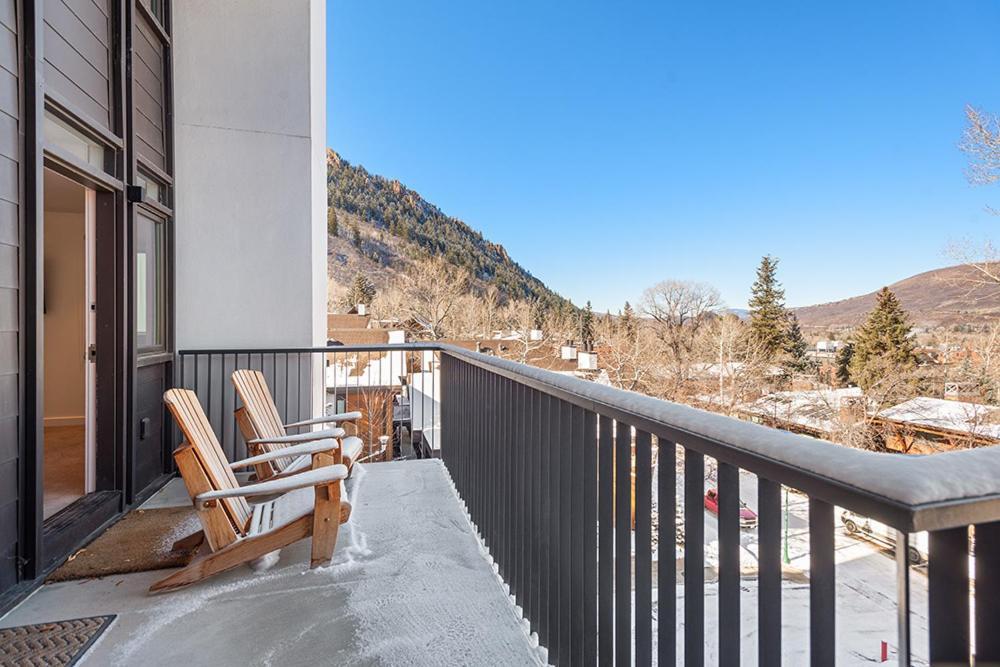 Fifth Avenue 303, Newly Remodeled, Light-filled 3 Bdr Condo, Close To Slopes Holiday home *